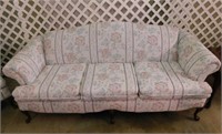 Hillcraft floral sofa couch w/ Queen Anne legs,