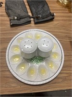 DECORATIVE EGG PLATE w / Salt and Pepper Shakers