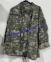 Army Combat Uniform Coat And Pants (Size Large)