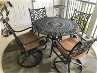 Patio Table & 4 Chairs w/ Cushions W9A