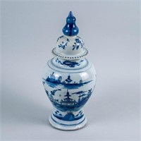 17TH CENTURY BLUE AND WHITE COVERED JAR