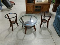 3 piece coffee and end table set.
