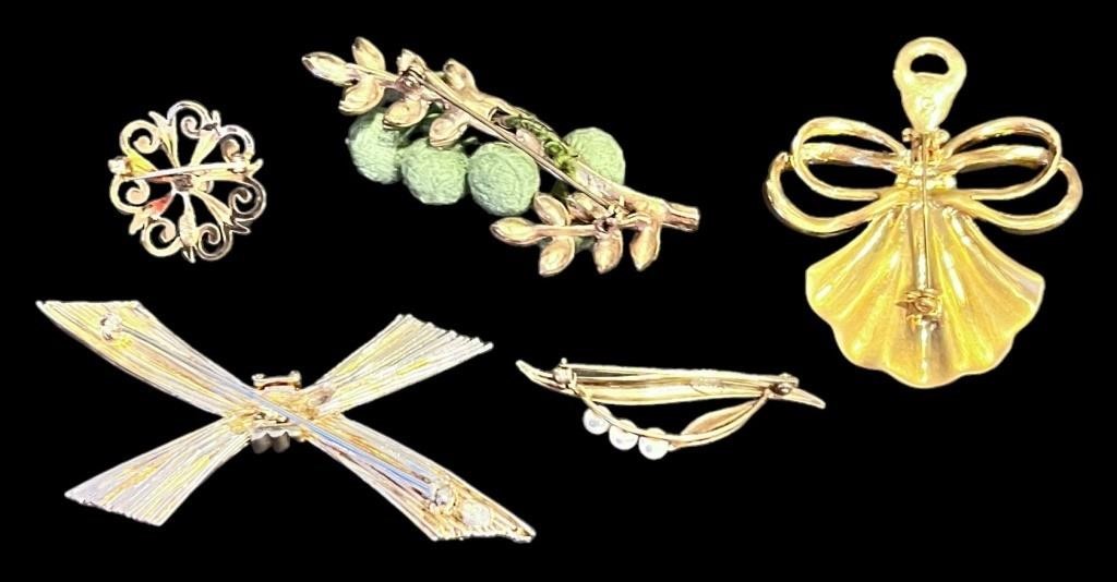 Assortment of Vintage Pins & Brooches