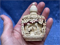 Antique carved Chinese Ivory snuff bottle