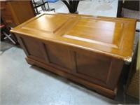 SOLID WOOD LIFT TOP BLANKET CHEST