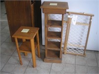 2 WOODEN STANDS & GATE