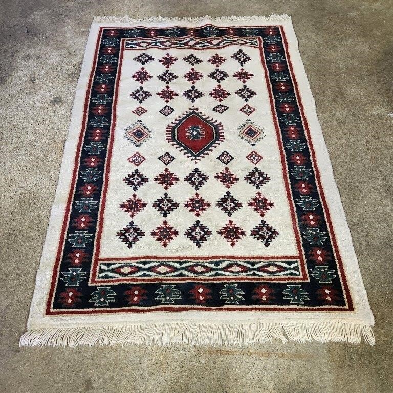 Rug, 5'5" x 3'9"