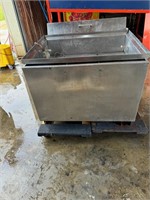PROPANE FUNNEL CAKE FRYER BY GOLD MEDAL SEE DESCRI