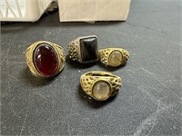 LOT OF 4 CHINESE RINGS