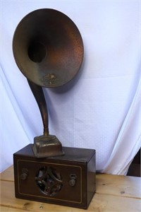 Early Tube Radio and Horn Speaker