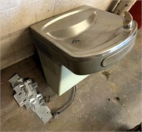 drinking fountain- working condition