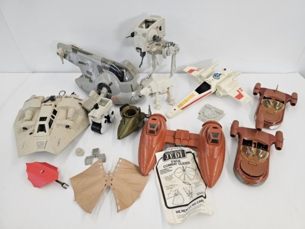 ASSORTED VINTAGE STAR WARS VEHICLE & ACCESSORIES