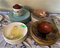LARGE LOT OF PLATES / MISC