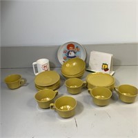 Vintage Plastic Mustard Color Dishes Raggedy Ann