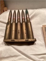 WWII JAPANESE AMMO CLIP AND CURRENCY