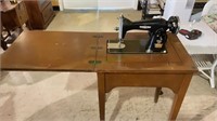 Vintage Gibraltar De Luxe 30 sewing machine with