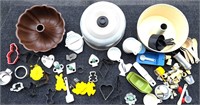 BUNDT PANS COOKIE CUTTERS & CAKE FROSTING TIPS LOT