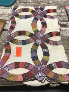 Double wedding ring quilt