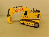 Plastic TONKA excavator 17 in long