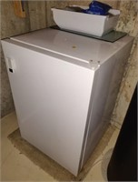 Eaton Viking Mini Fridge