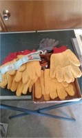 A FLAT OF GLOVES
