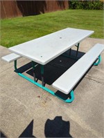 Folding Lifetime picnic table