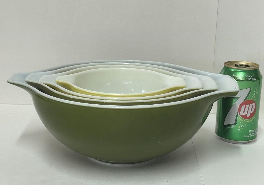 4 vieux PYREX USA de couleur