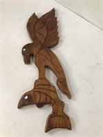 EAGLE AND THE FISH WOODEN CARVING   ROY L. CROCKER
