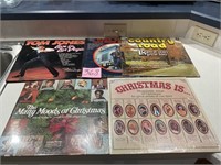 Five vintage vinyl albums, Tom Jones country
