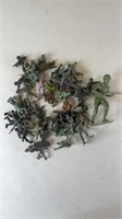 Vtg Plastic Soldiers w/ Marx