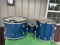 Vintage Pearl drum kit, 3 pieces