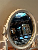 SMALL OVAL MIRROR ON STAND