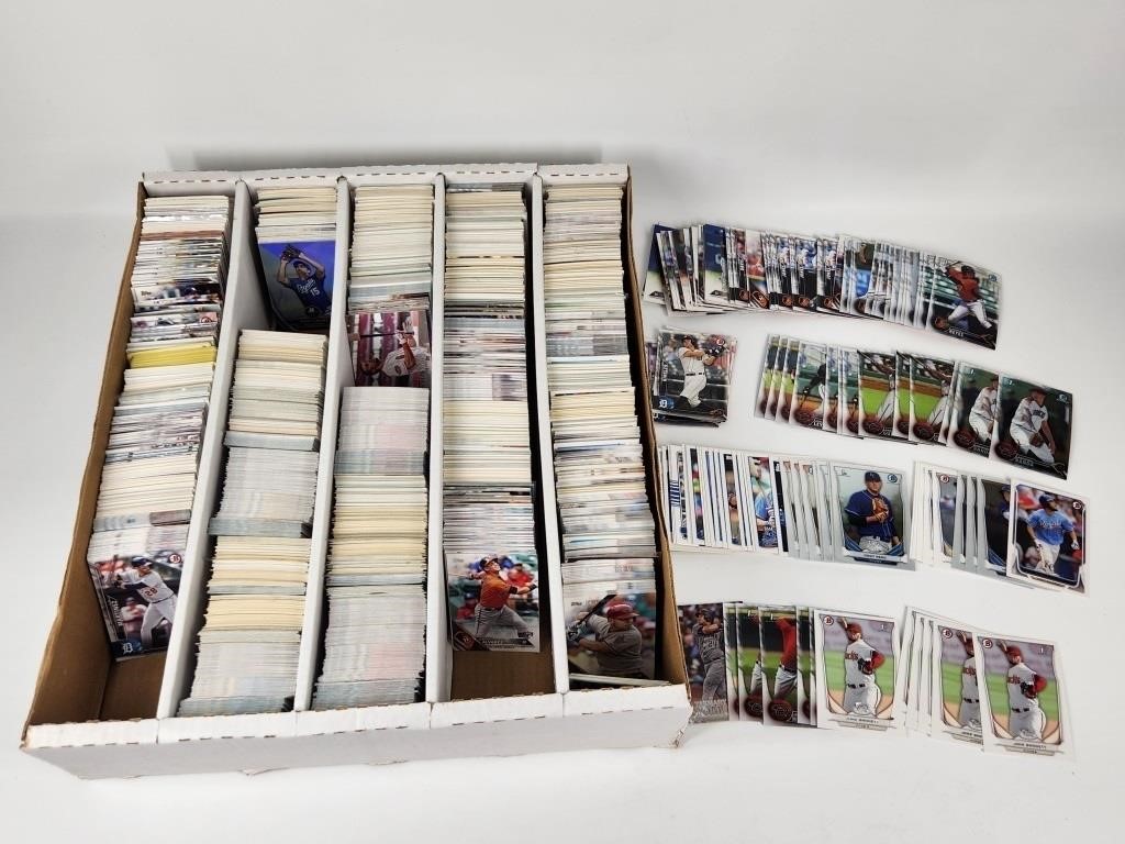 LARGE ASSORTMENT OF MODERN BASEBALL CARDS