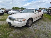 2006  LINCOLN TOWN CAR STOCK #4821