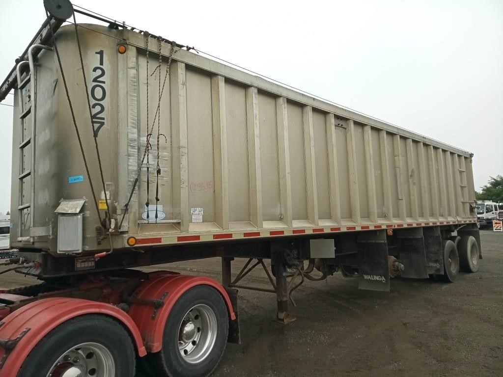 2011 38' Tri-axle Wallinga Dump Trailer