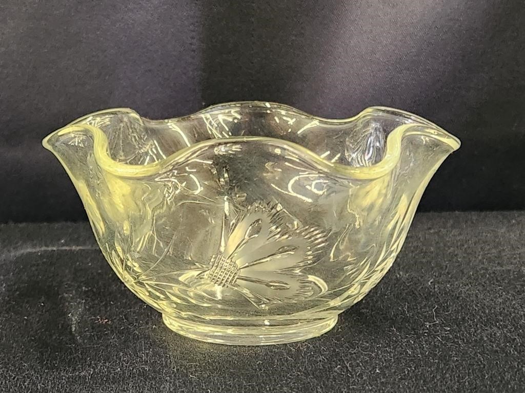 FLORAL ETCHED GLASS RUFFLED BOWL