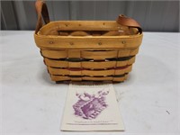 1995 small longaberger handwoven basket