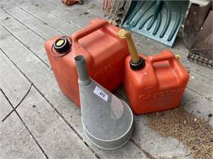 2 GAS CANS + FUNNEL