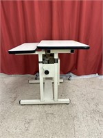 Adjustable desk