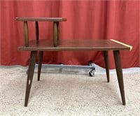 Brown side coffee table - Size is 15" x 28" x 22"