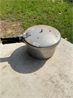 Magic Seal Pressure cooker- no topper