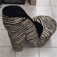 Unique High Heel Shoe stool - some minor issues