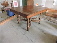 Beautiful antique oak dining table