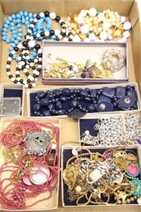 LOT OF VARIOUS JEWELRY