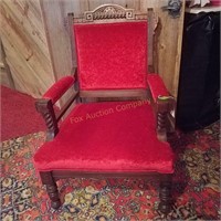 Victorian Gentlemen's Chair w/Arms