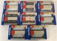 lot of 8 Walthers HO Train Cars