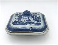 19 th chinese porcalain blue and white
