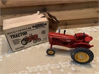 ERTL MASSEY-HARRIS 44 TRACTOR 1/16 SCALE DIE CAST