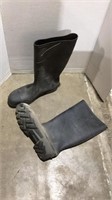 Tingley men’s size 13 boots
