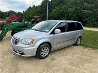 2011 Chrysler Town & Country Mini Van